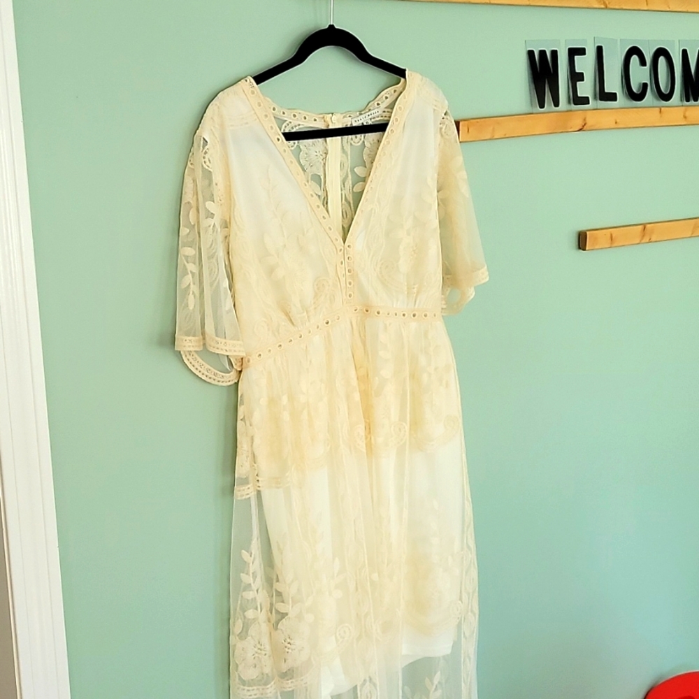 Haute Monde XL White Lace Maxi Dress